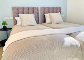Lovely New Private Duplex in Prime City Center location